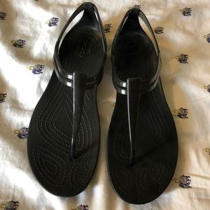 NWOT Crocs Women’s Isabella T-Strap
